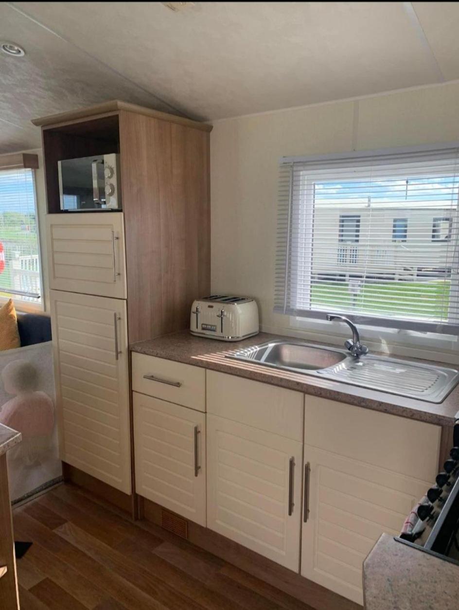 8 Berth 3 Bed Caravan Golden Palm Ml9 شابيل سانت ليوناردز المظهر الخارجي الصورة